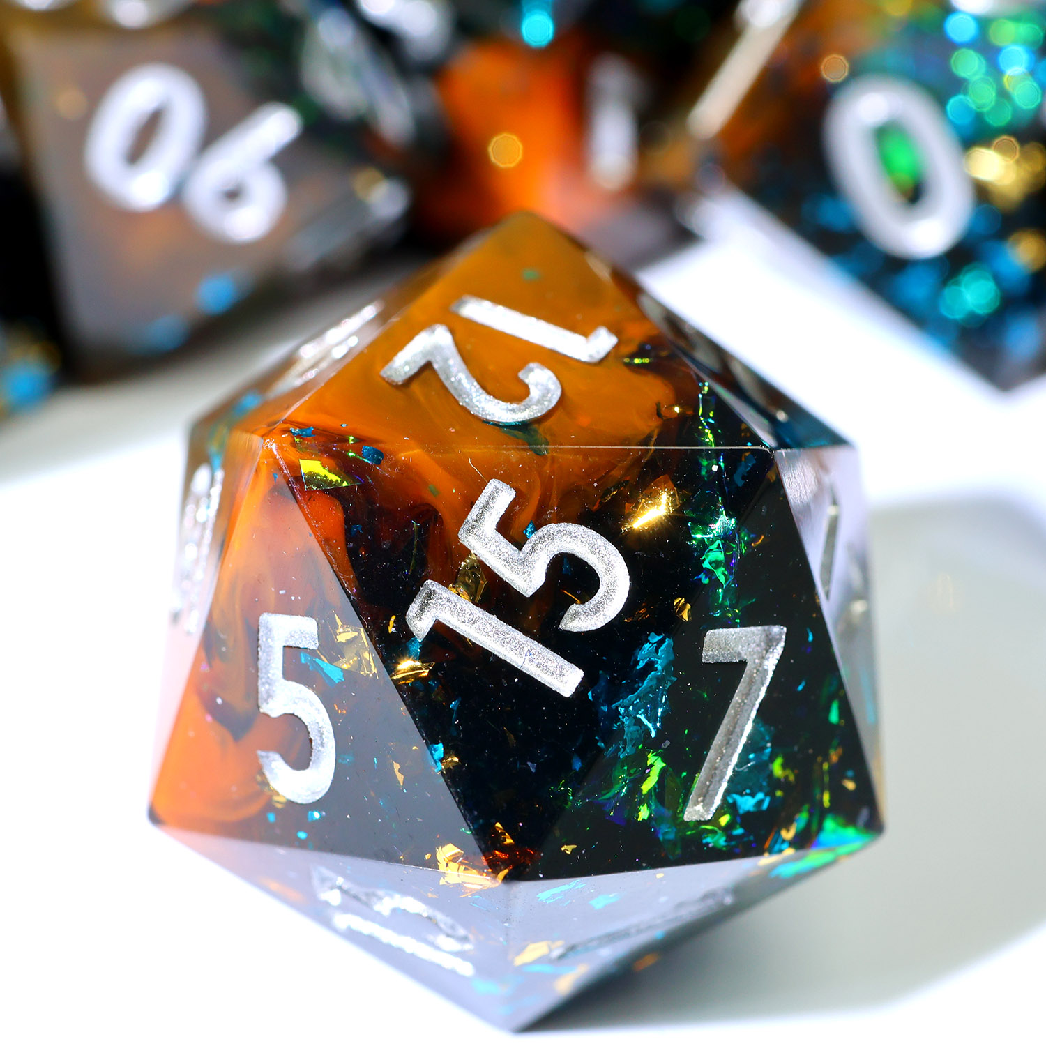 Board Game Roleplay - ชุดลูกเต๋าเรซิ่นทำมือลายมังกรอำพัน: ลูกเต๋า RPG หลายเหลี่ยมสุดตระการตาสำหรับเกมสวมบทบาทดันเจี้ยนแอนด์ดรากอนส์และเกมกระดาน-N28