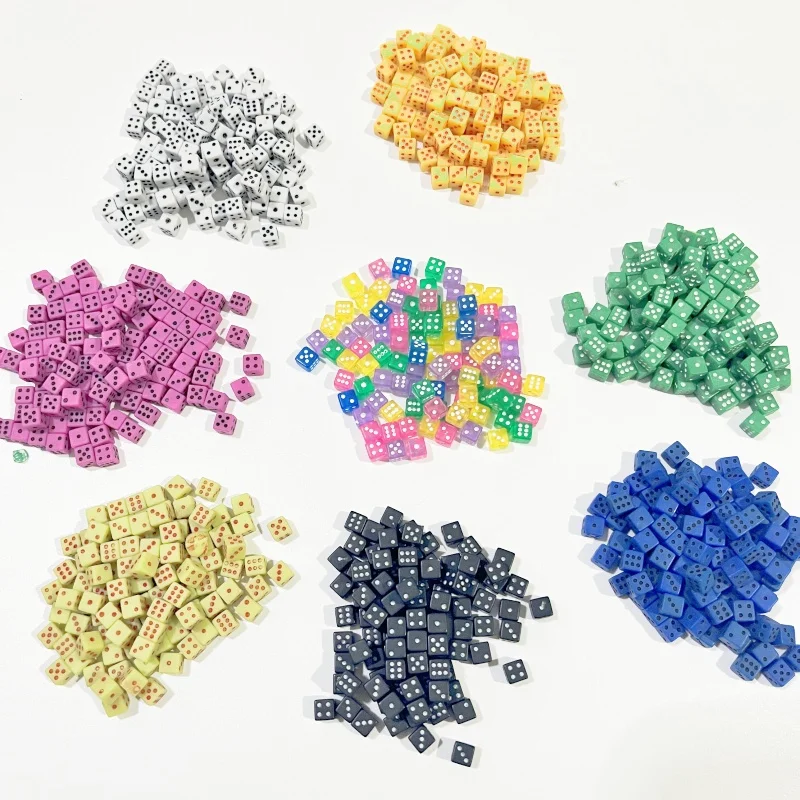 Board Game Catan - 12สี100ชิ้นอะคริลิคใสขนาด5มม. แข็งลูกเต๋ามุมขวาจุดลูกเต๋ามาตรฐานหกด้านสำหรับอุปกรณ์เล่นเกมกระดาน