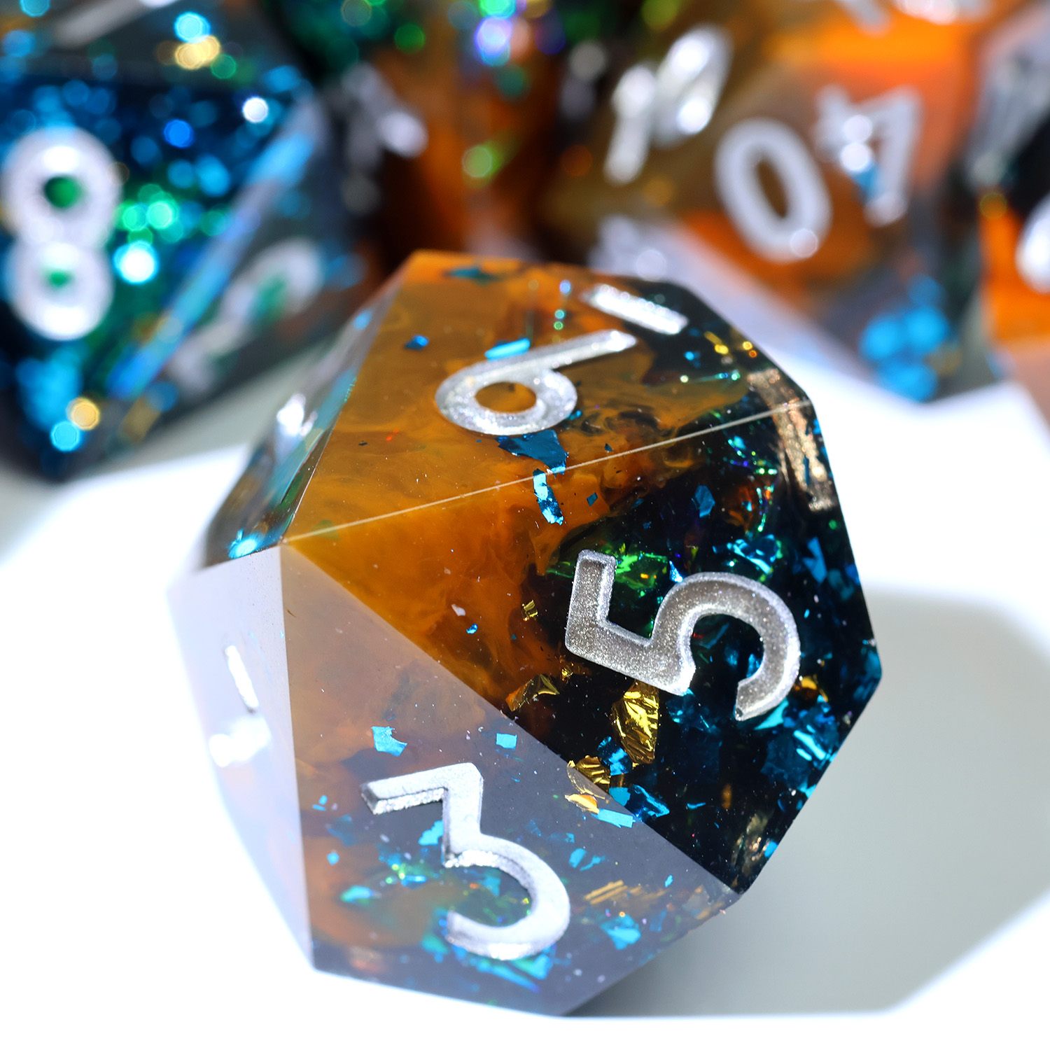 ชุดลูกเต๋าเรซิ่นทำมือลายมังกรอ - Board Game Roleplay บทวิจารณ์และราคา